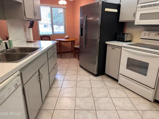Property Slideshow image 2 of 24 | 13813 n thunderbird blvd, Sun City, AZ, 85351