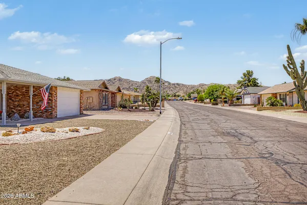Property Slideshow image 2 of 41 | 4649 e cheyenne dr, Phoenix, AZ, 85044