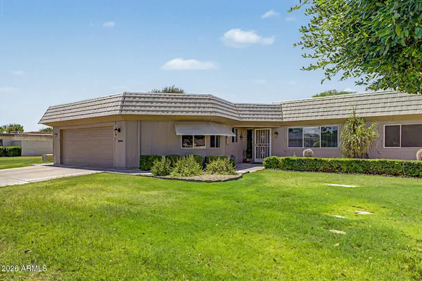 Property Slideshow image 2 of 41 | 10429 w hutton dr, Sun City, AZ, 85351