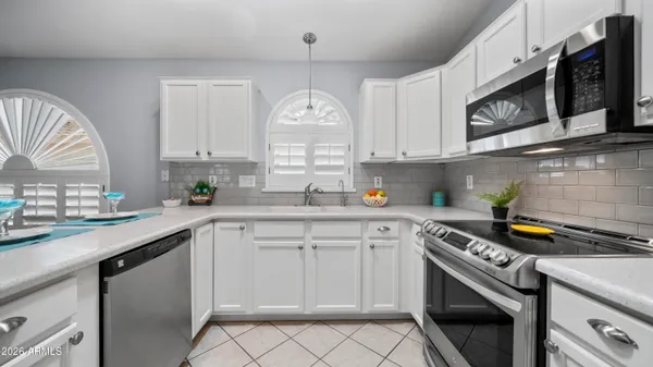 Property Slideshow image 2 of 31 | 17810 n phoenician dr, Surprise, AZ, 85374
