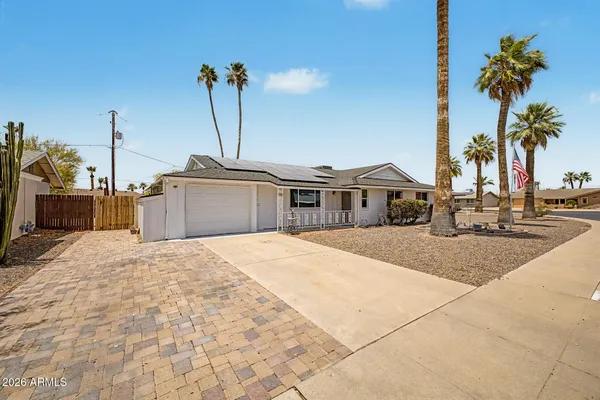 Property Slideshow image 2 of 27 | 11620 n hagen dr, Sun City, AZ, 85351