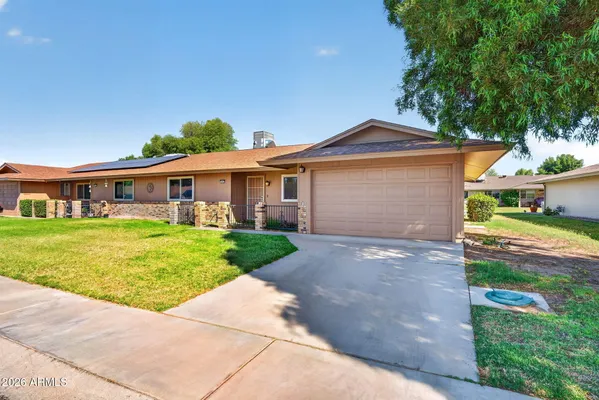 Property Slideshow image 3 of 40 | 10413 w roundelay cir, Sun City, AZ, 85351