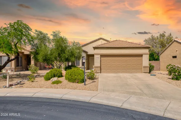 Property Slideshow image 2 of 43 | 15842 w lahlum ln, Surprise, AZ, 85374