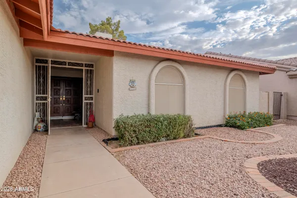 Property Slideshow image 2 of 25 | 10233 e navajo pl, Sun Lakes, AZ, 85248