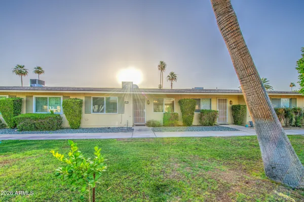 Property Slideshow image 3 of 38 | 10921 w santa fe dr, Sun City, AZ, 85351