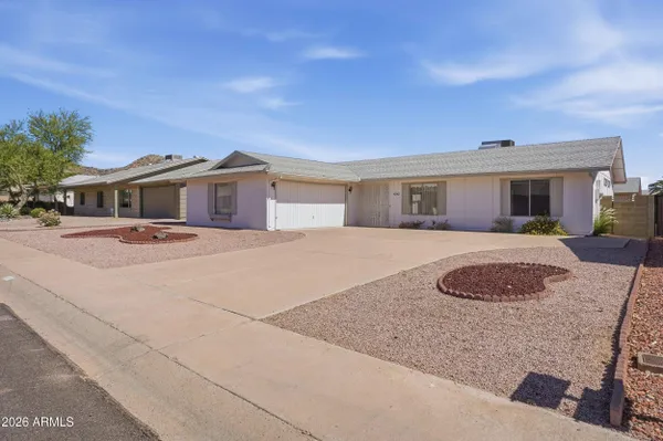 Property Slideshow image 3 of 41 | 4242 e hano st, Phoenix, AZ, 85044