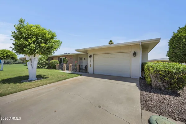 Property Slideshow image 2 of 30 | 10247 n 108th dr, Sun City, AZ, 85351