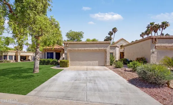Property Slideshow image 3 of 30 | 9126 w wescott dr, Peoria, AZ, 85382