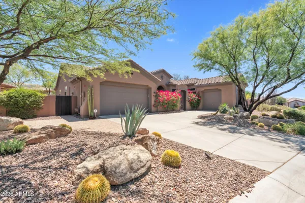 Property Slideshow image 3 of 62 | 40319 n hawk ridge trl, Phoenix, AZ, 85086