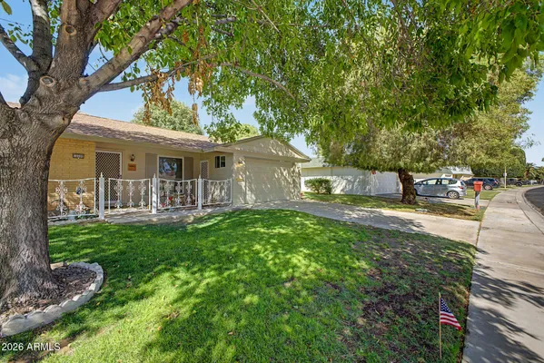 Property Slideshow image 2 of 38 | 10206 w forrester dr, Sun City, AZ, 85351