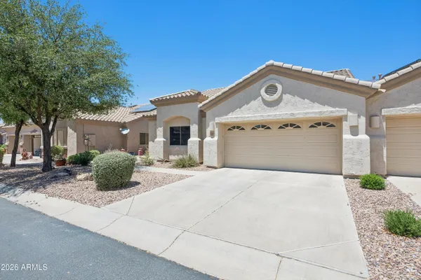 Property Slideshow image 2 of 62 | 1532 e manor dr, Casa Grande, AZ, 85122