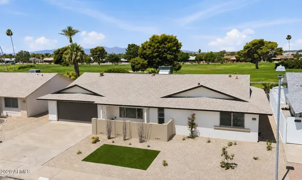 Property Slideshow image 2 of 37 | 19430 n willowcreek cir, Sun City, AZ, 85373