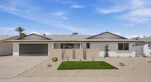 Property Slideshow image 3 of 37 | 19430 n willowcreek cir, Sun City, AZ, 85373