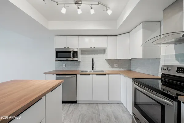 Property Slideshow image 2 of 18 | 7940 e camelback rd 210, Scottsdale, AZ, 85251