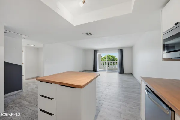 Property Slideshow image 3 of 18 | 7940 e camelback rd 210, Scottsdale, AZ, 85251