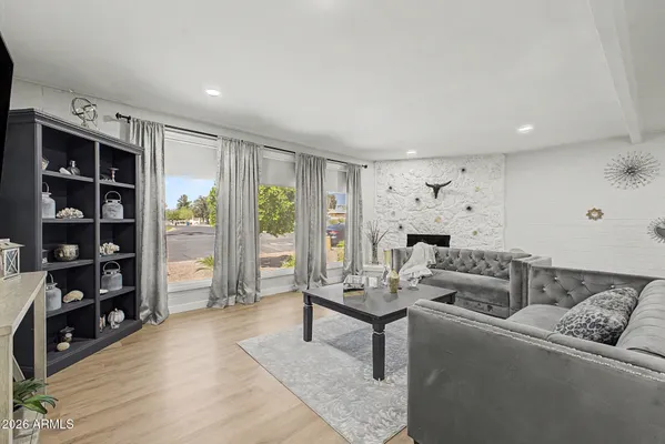 Property Slideshow image 3 of 31 | 49 e tam oshanter dr, Phoenix, AZ, 85022