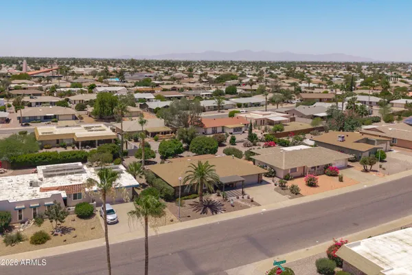 Property Slideshow image 2 of 54 | 9329 w briarwood cir, Sun City, AZ, 85351