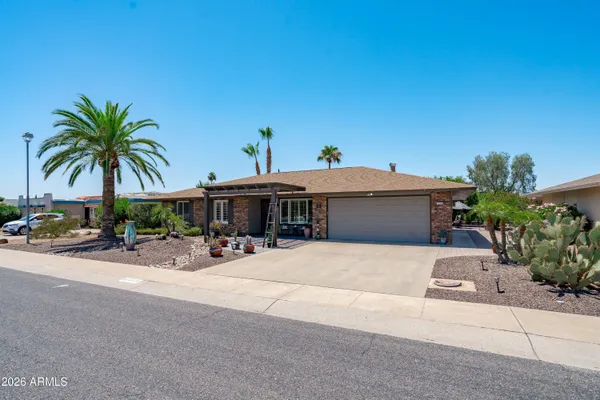 Property Slideshow image 3 of 54 | 9329 w briarwood cir, Sun City, AZ, 85351
