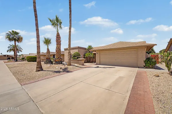 Property Slideshow image 2 of 25 | 9814 w wescott dr, Peoria, AZ, 85382