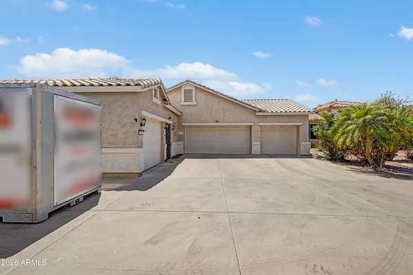 Property Slideshow image 2 of 34 | 18360 n alamo dr, Surprise, AZ, 85374