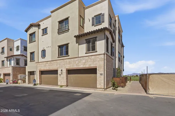 Property Slideshow image 3 of 28 | 808 e san marino dr, Queen Creek, AZ, 85140