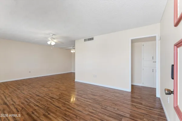 Property Slideshow image 3 of 35 | 10006 w deanita ln, Sun City, AZ, 85351