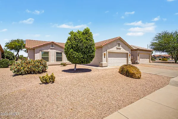 Property Slideshow image 2 of 48 | 6836 s tamarron way, Chandler, AZ, 85249