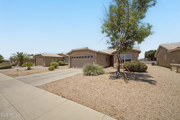 Property Slideshow image 2 of 24 | 1462 e torrey pines ln, Chandler, AZ, 85249