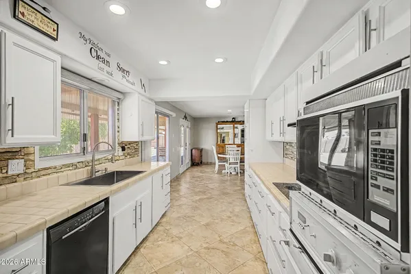 Property Slideshow image 2 of 34 | 11407 n arbor ct, Sun City, AZ, 85351