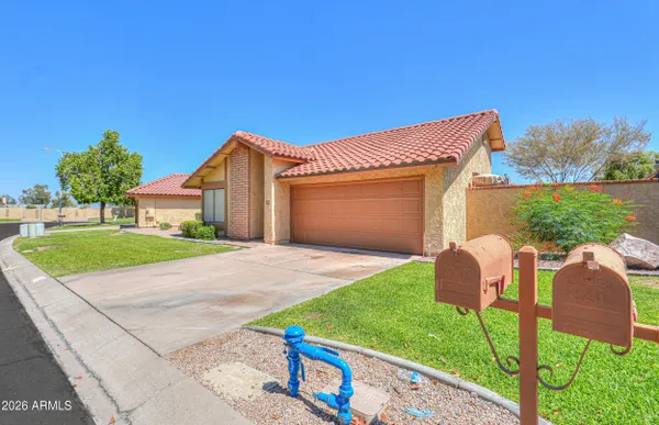 Property Slideshow image 3 of 37 | 4785 e kiva st, Phoenix, AZ, 85044
