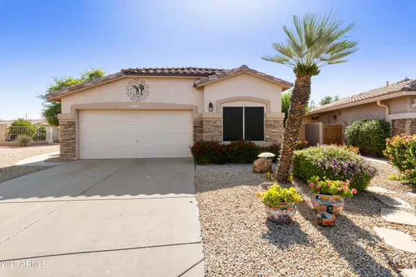Property Slideshow image 3 of 62 | 5113 s almond ct, Gilbert, AZ, 85298