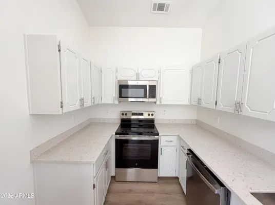 Property Slideshow image 2 of 17 | 18627 n 33rd dr, Phoenix, AZ, 85027