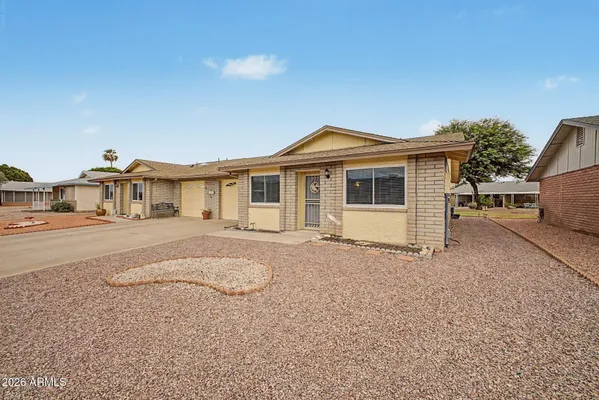 Property Slideshow image 2 of 29 | 9662 w cinnabar ave b, Peoria, AZ, 85345