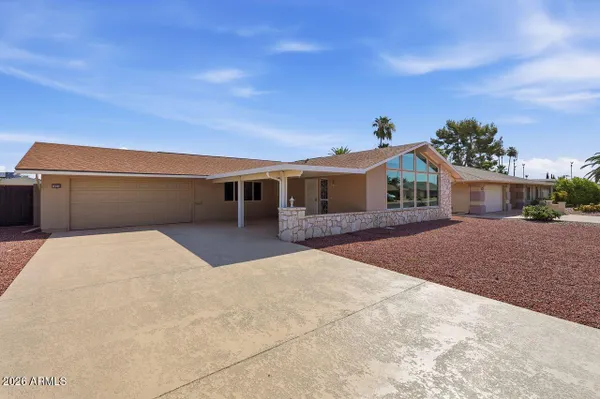 Property Slideshow image 2 of 40 | 10130 w desert rock dr, Sun City, AZ, 85351