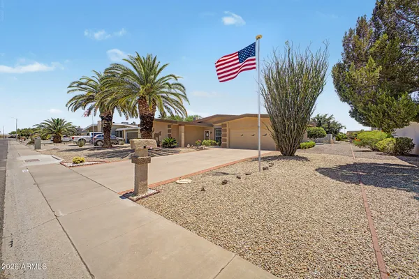 Property Slideshow image 2 of 27 | 10833 w boswell blvd, Sun City, AZ, 85373