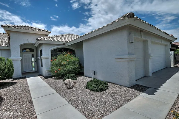 Property Slideshow image 3 of 48 | 23828 s stoney path dr, Sun Lakes, AZ, 85248