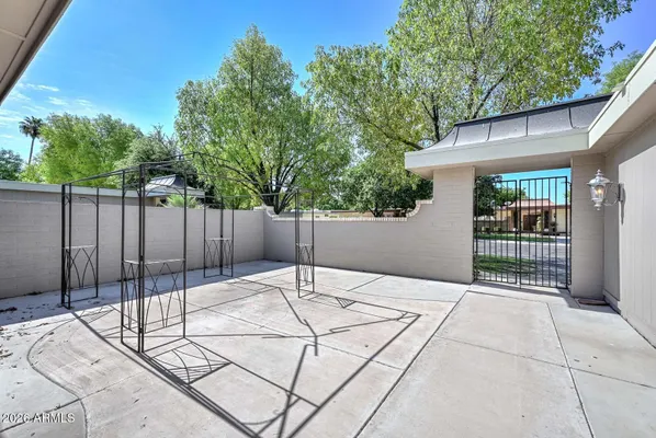 Property Slideshow image 2 of 48 | 10314 w spanish moss ln, Sun City, AZ, 85373