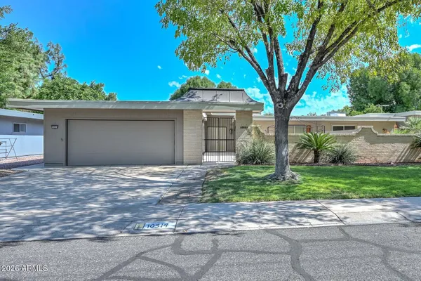 Property Slideshow image 2 of 50 | 10314 w spanish moss ln, Sun City, AZ, 85373