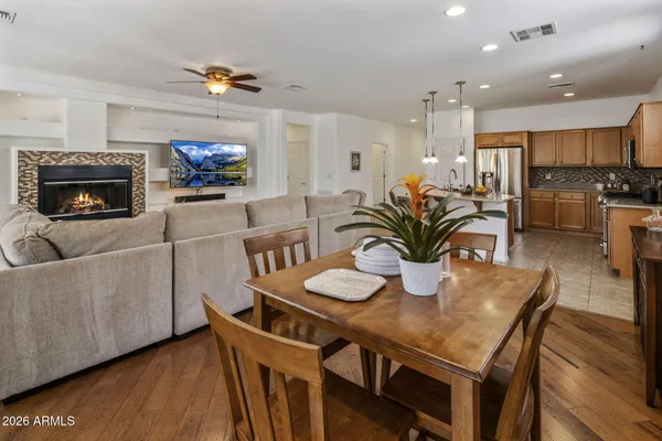 Property Slideshow image 3 of 32 | 4637 e narrowleaf dr, Gilbert, AZ, 85298