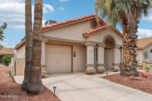 Property Slideshow image 2 of 34 | 1950 e winged foot dr, Chandler, AZ, 85249