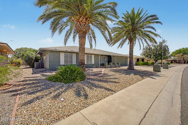 Property Slideshow image 2 of 40 | 9310 w glen oaks cir, Sun City, AZ, 85351