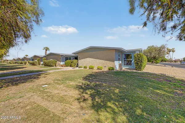 Property Slideshow image 3 of 36 | 10635 w highwood ln, Sun City, AZ, 85373