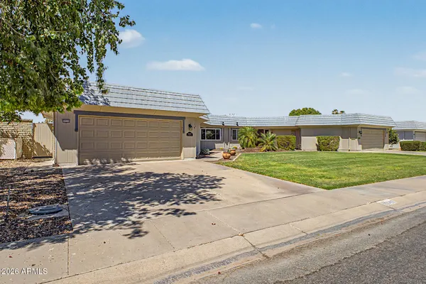 Property Slideshow image 2 of 38 | 10148 w pineaire dr, Sun City, AZ, 85351