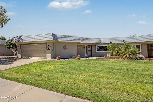 Property Slideshow image 3 of 38 | 10148 w pineaire dr, Sun City, AZ, 85351