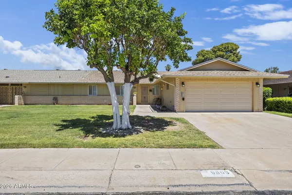 Property Slideshow image 2 of 31 | 9806 n balboa dr, Sun City, AZ, 85351