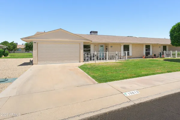 Property Slideshow image 3 of 68 | 10612 w el capitan cir, Sun City, AZ, 85351