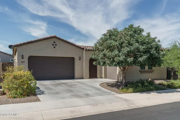 Property Slideshow image 3 of 59 | 18059 w tanglewood dr, Goodyear, AZ, 85338