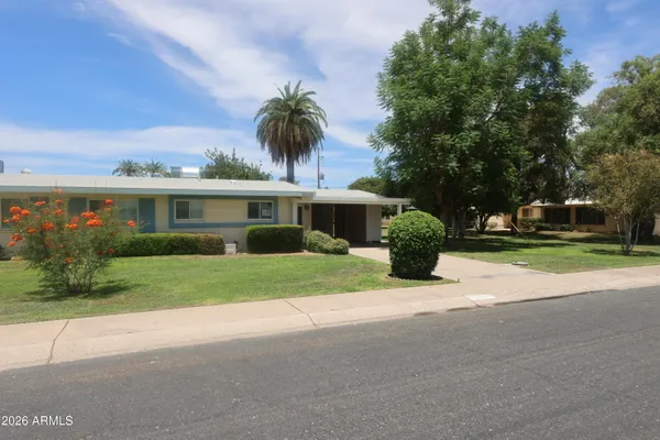 Property Slideshow image 2 of 29 | 10222 w snead cir, Sun City, AZ, 85351