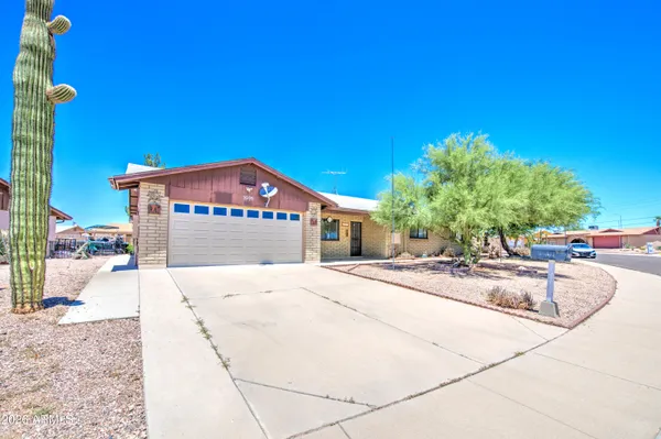 Property Slideshow image 3 of 43 | 1698 w 15th ln, Apache Junction, AZ, 85120