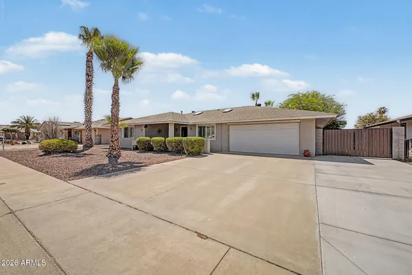 Property Slideshow image 3 of 41 | 9220 w pineridge dr, Sun City, AZ, 85351